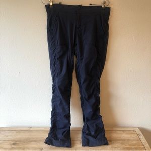 The North Face Navy Blue Pants Size 4